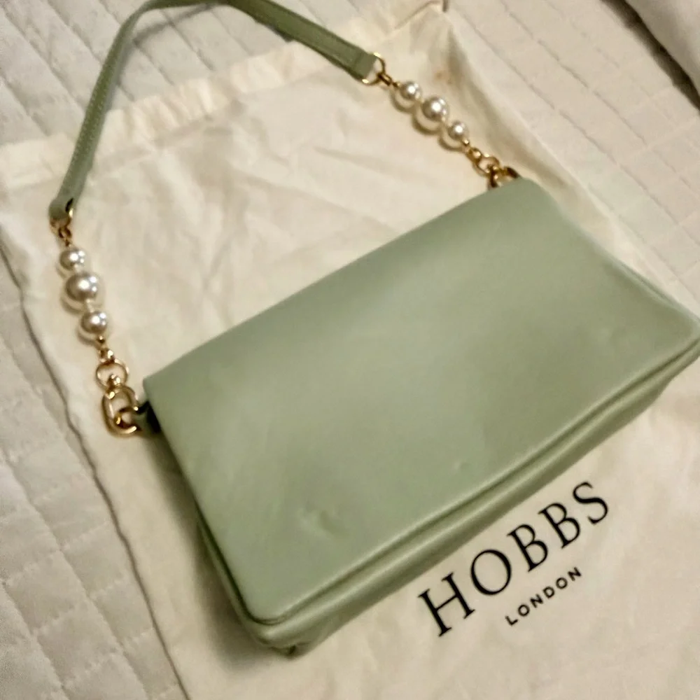 Jas Pearl Clutch with Pearl detail - Picture 5 of 10